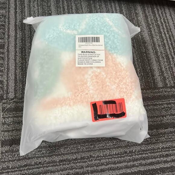 ZGXL Pastel Flower Bath Mat 16x24” Plush Non-Slip Rug - Picture 3 of 7